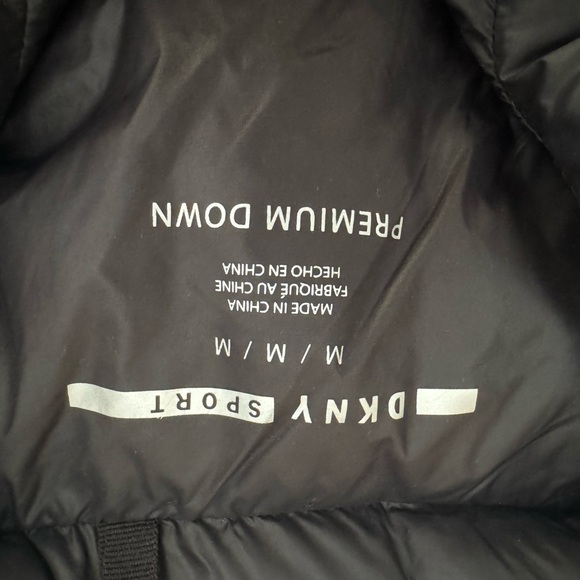 DKNY  black medium vest EUC - Picture 9 of 9